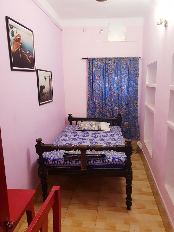 Brown Bread Bakery Guest House Varanasi Luaran gambar